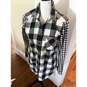 AE Buffalo Plaid Gingham Sleeve Button Up Shirt Small